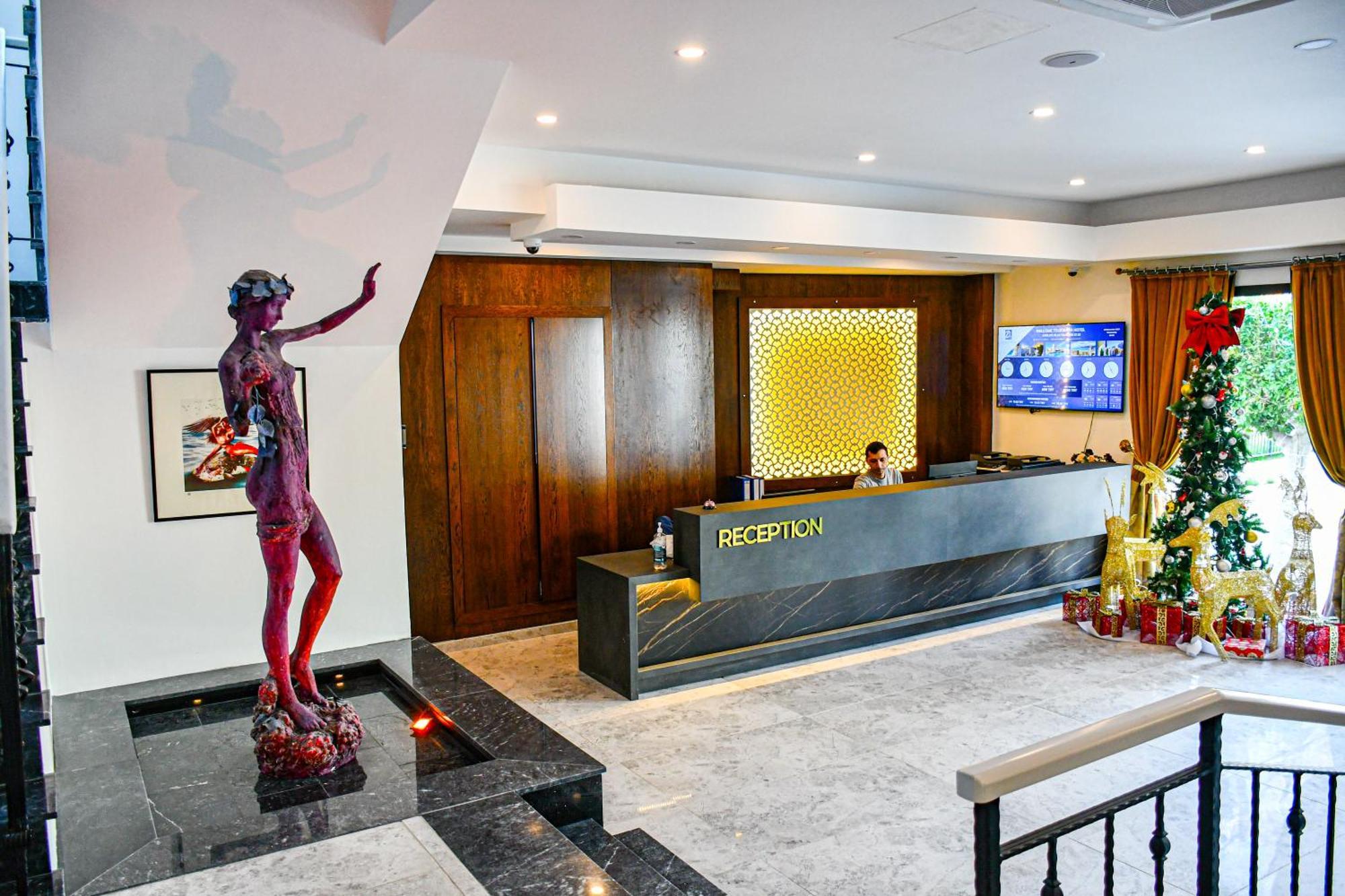 Dorana Hotel キレニア エクステリア 写真