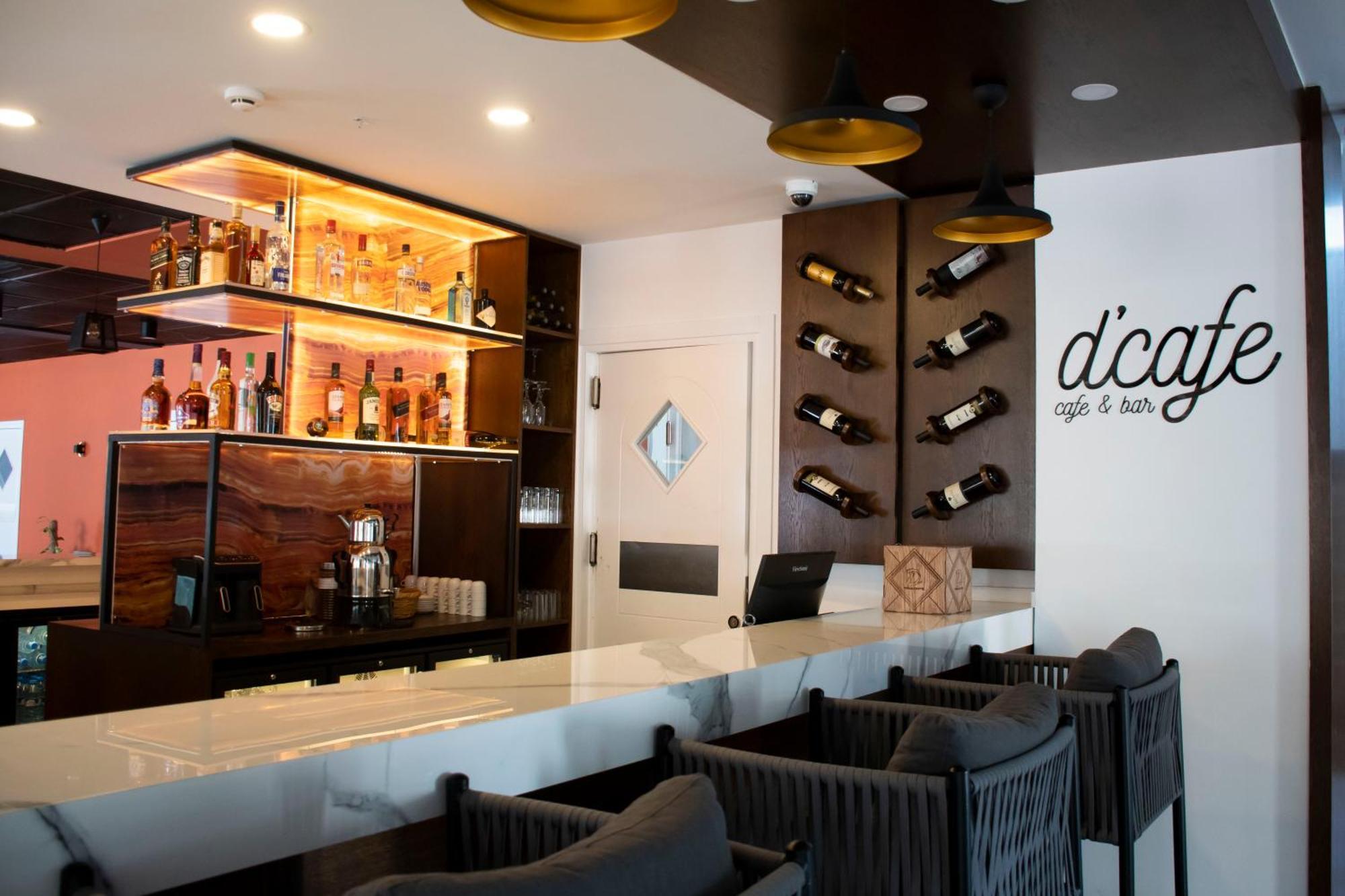Dorana Hotel キレニア エクステリア 写真