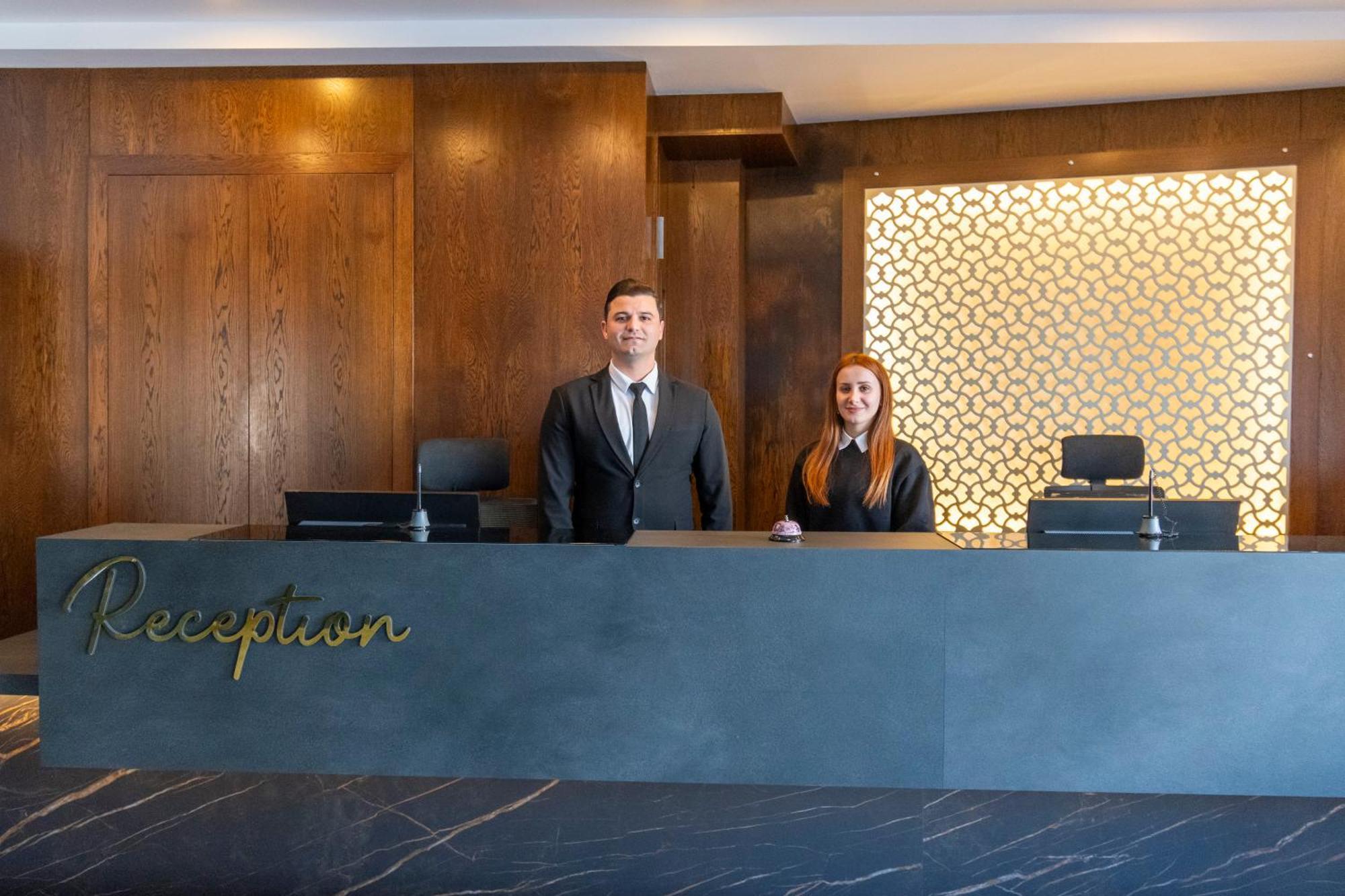 Dorana Hotel キレニア エクステリア 写真