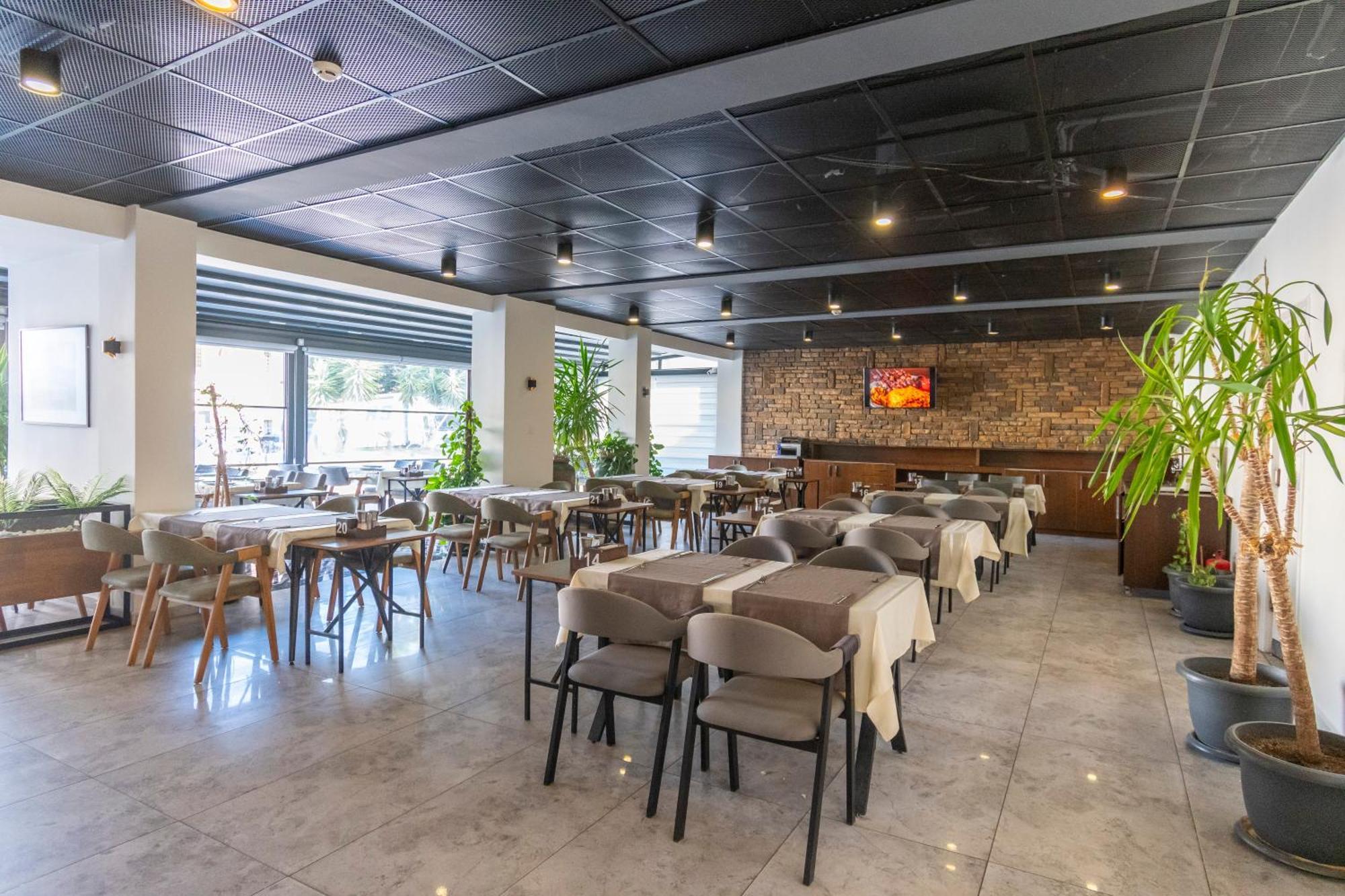 Dorana Hotel キレニア エクステリア 写真